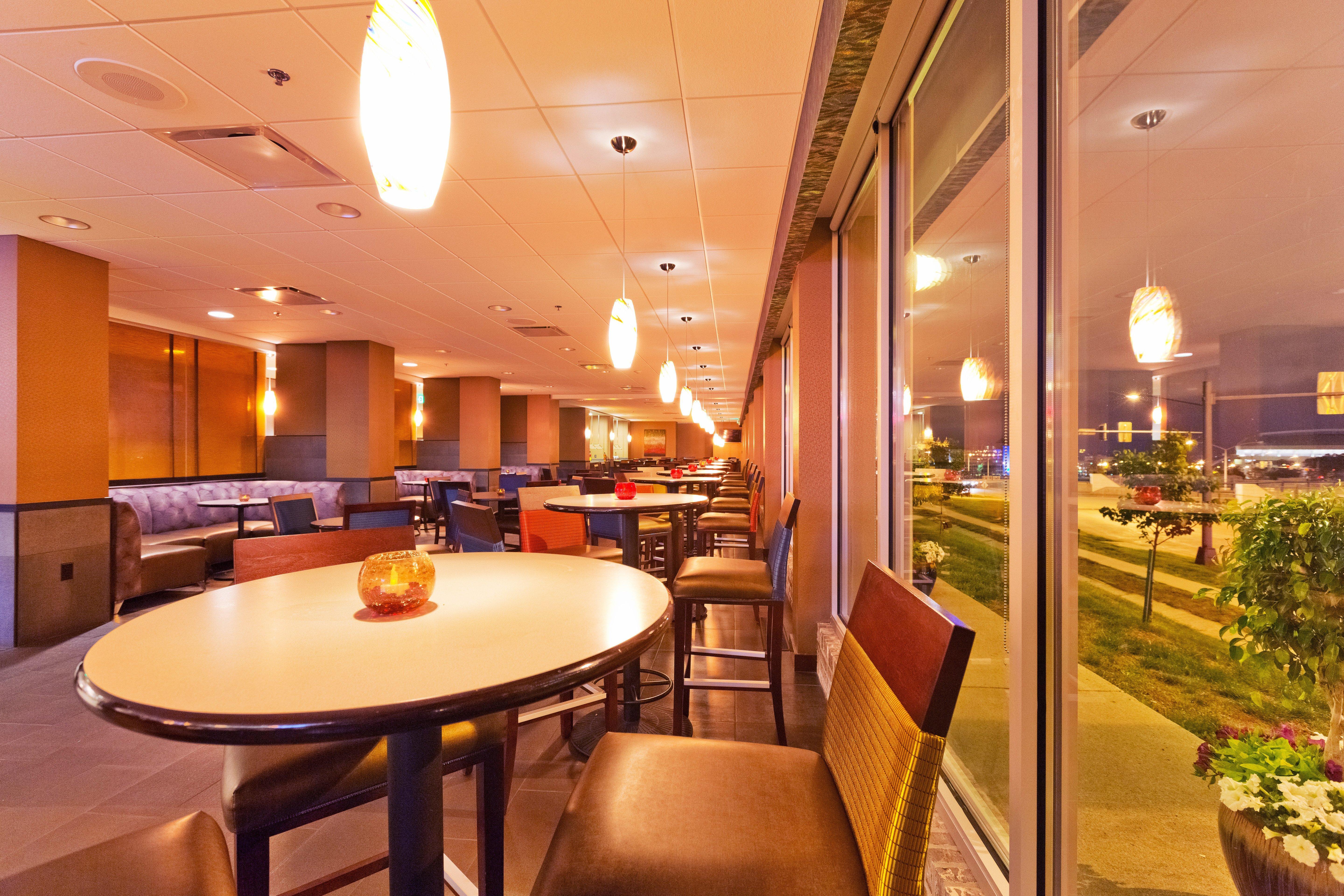 Holiday Inn Des Moines-Downtown-Mercy Campus By Ihg Екстериор снимка